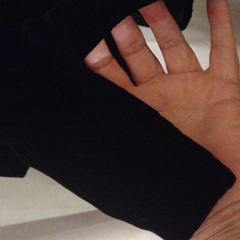 Vintage black velvet front button shirt type jacket - Picture 4 of 7